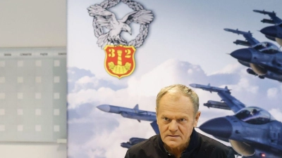 Polens Regierungschef Tusk glaubt nicht an Versehen der Russen - und lässt erneut Kampfjets aufsteigen. (Archivbild) (Foto: Marian Zubrzycki/PAP/dpa)