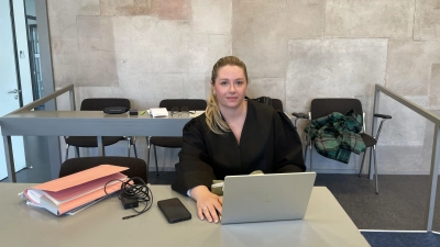 Verteidigerin Franziska Meier hält drei Jahre Freiheitsstrafe für ihren Mandanten für angemessen. (Foto: Anna Beigel)