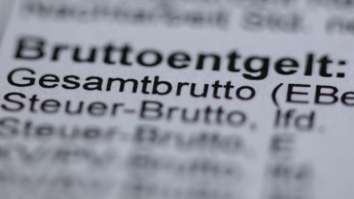 Das Statistische Bundesamt hat die Spanne der Bruttolöhne neu berechnet.  (Foto: Jens Büttner/dpa-Zentralbild/dpa)