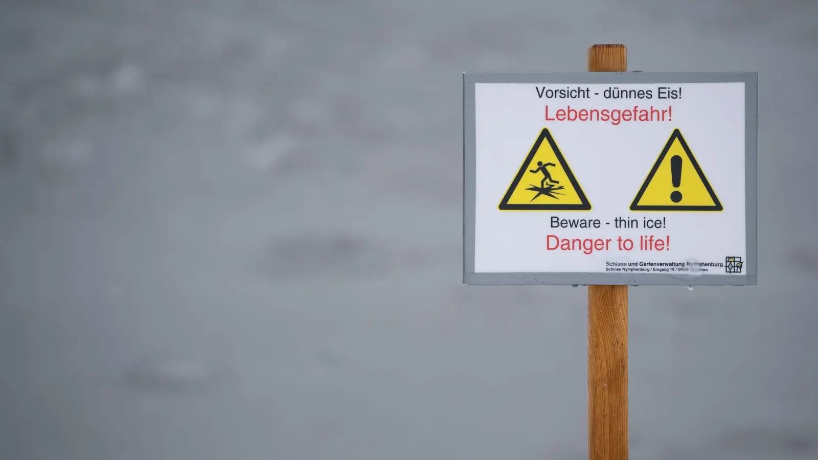 Das Eis auf dem Bach war nicht dick genug, um den Jungen zu tragen. (Symbolbild) (Foto: Sven Hoppe/dpa)