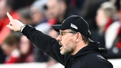 Wie gewohnt trieb Steffen Baumgart sein Team immer wieder an. (Foto: Silas Stein/dpa)