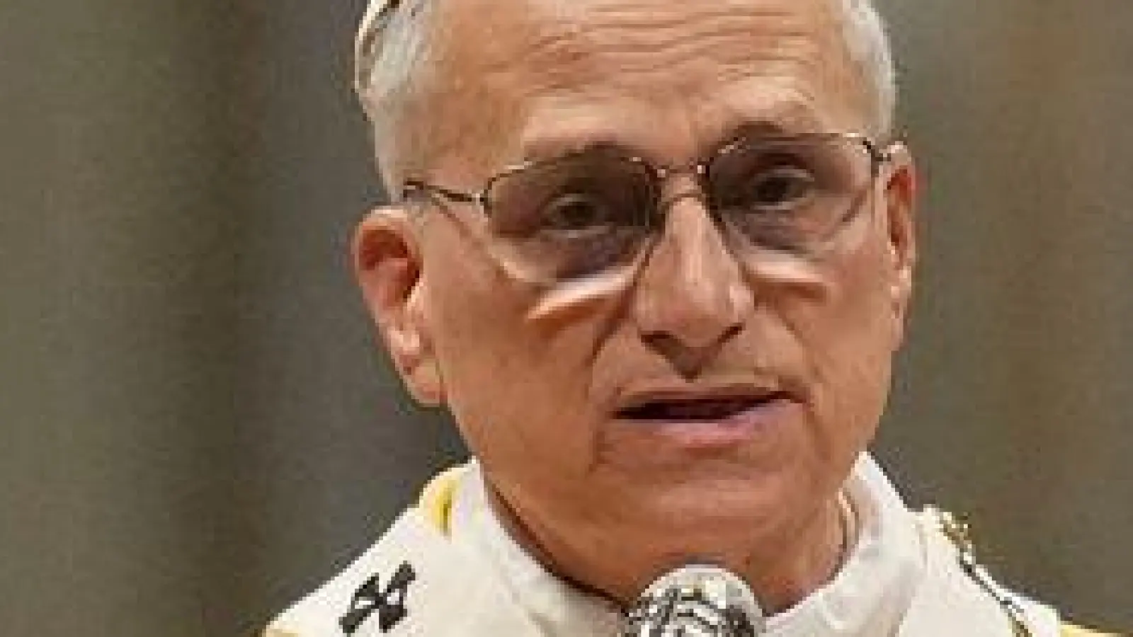 Der Pontifex sprach im voll besetzten Petersdom.  (Foto: Gregorio Borgia/AP/dpa)