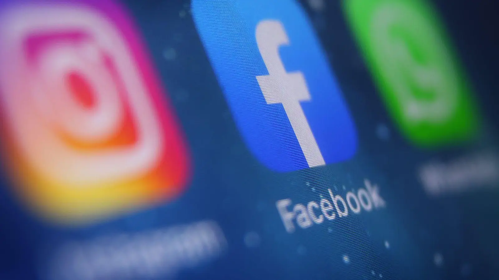 KI-Training mit Nutzerinhalten: Meta nutzt öffentliche Beiträge von Facebook und Instagram seit dem 27. Mai, außer es wurde rechtzeitig widersprochen. (Foto: Karl-Josef Hildenbrand/dpa)