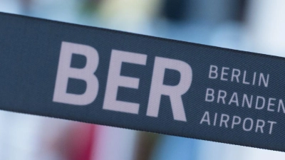 Die Gewerkschaft Verdi hat zu einem Warnstreik bei der Flughafengesellschaft Berlin-Brandenburg aufgerufen. (Foto: Christophe Gateau/dpa)