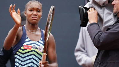 Noma Noha Akugue hatte nach ihrem überraschenden Erfolg Tränen in den Augen. (Foto: Marcus Brandt/dpa)