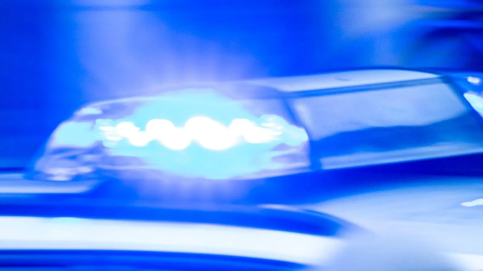 Nach dem Diebstahl von 22 Tonnen Kupfer wurde das Transportfahrzeug von der Polizei in der Nähe einer Deponie bei Nattheim wiederentdeckt. (Symbolbild) (Foto: Jens Büttner/dpa)