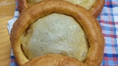 Die traditionellen Küchle dürfen beim Kirchweihfest nicht fehlen. In Schweineschmalz gebacken, sind diese ein Hochgenuss! (Foto: Stefan Baumgärtner)