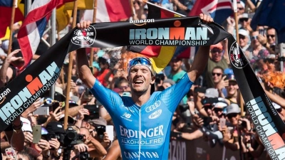 Lange schafft es erneut - und gewinnt nach 2017 und 2018 ein drittes Mal die Ironman-WM. (Foto: Ronit Fahl/Zuma Press/dpa)