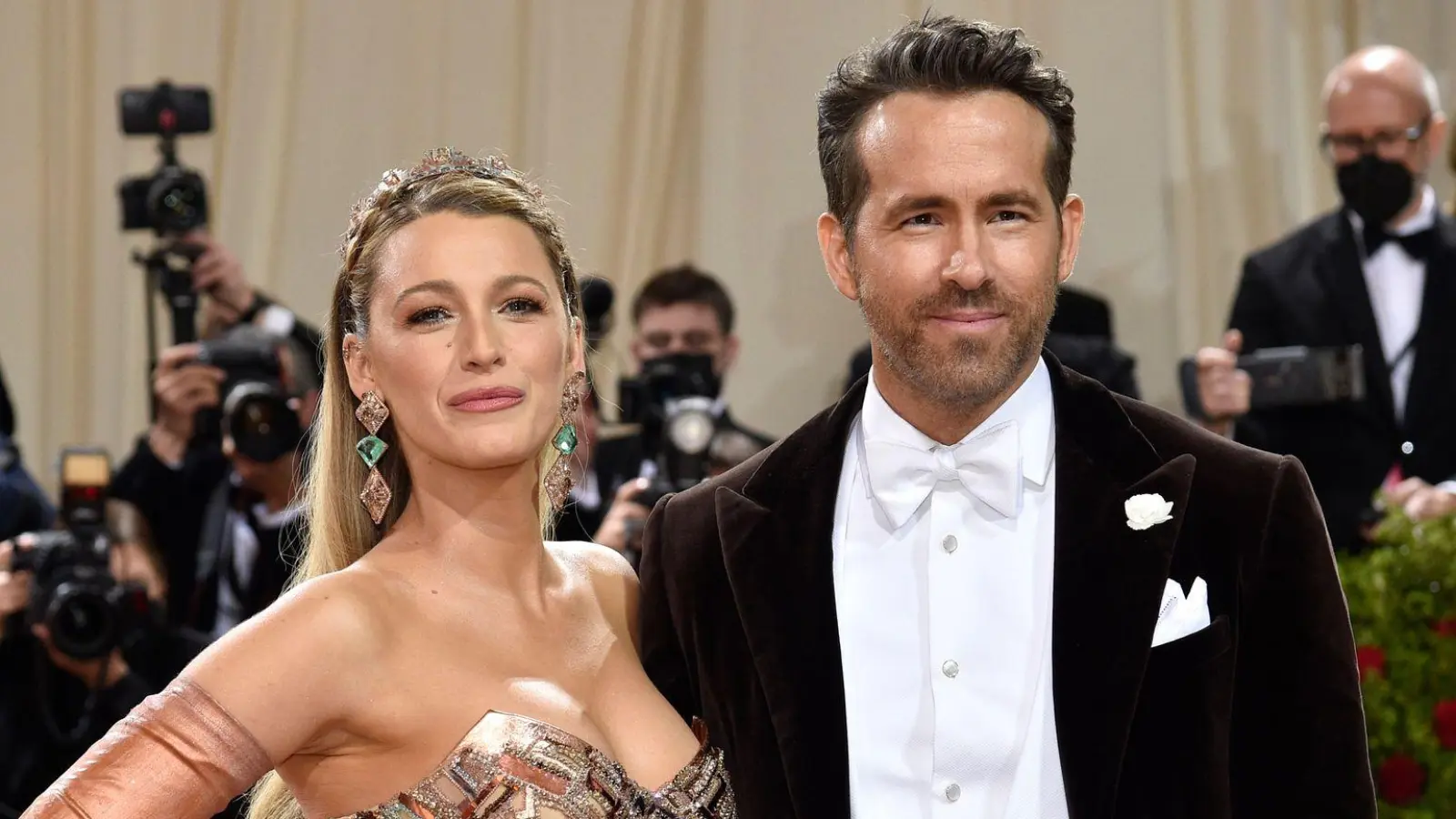 Das Schauspieler-Ehepaar Blake Lively und Ryan Reynolds wurde von ihrem Kollegen Justin Baldoni wegen Verleumdung verklagt. (Archivbild) (Foto: Evan Agostini/Invision/AP/dpa)