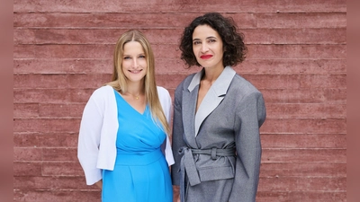 Die Geschäftsführerinnen der gegen Hass und Hetze im Internet eintretenden Organisation HateAid, Josephine Ballon (l) und Anna-Lena von Hodenberg (r), wurden von der US-Regierung mit Einreisesperren belegt. (Archivbild) (Foto: Sven Serkis/HateAid/dpa)