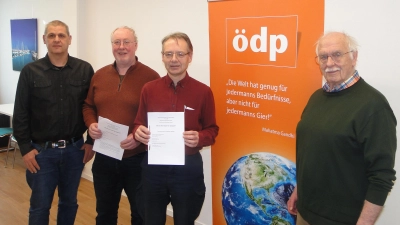 Sie stellten die Ergebnisse der ÖDP-Fragebogen-Aktion vor (von links): Stephan Wolf, Martin Berberich, Dr. Franz Hitzelsberger und Friedmann Seiler. (Foto: Winfried Vennemann)