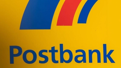 Die Zahl der Postbank-Filialen soll bis Mitte 2026 von 550 auf 320 verringert werden. (Foto: A. Dedert/M. Skolimowska/dpa)