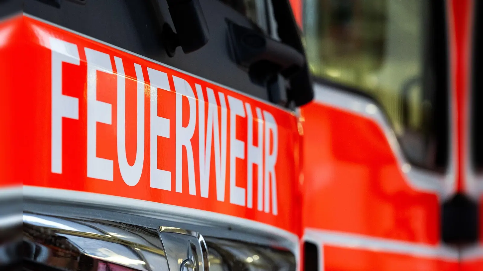 Die Feuerwehr wurde in der Oberpfalz zu einem Brand in einer Asylbewerberunterkunft gerufen. (Symbolbild) (Foto: Soeren Stache/dpa)
