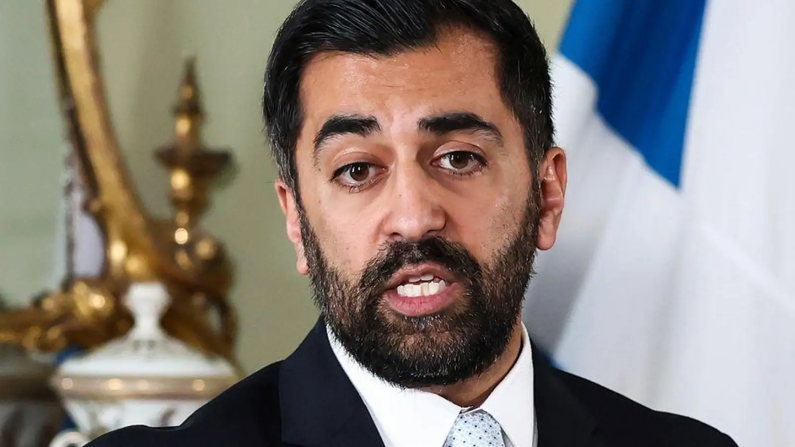 War Ende März 2023 nach Sturgeons überraschendem Rücktritt ins Amt gekommen: Humza Yousaf. (Foto: Jeff J Mitchell/PA/AP/dpa)