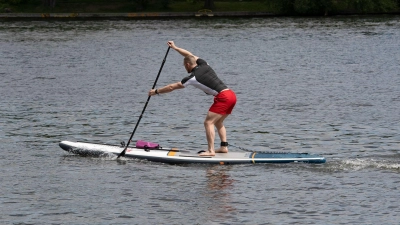 Ein Stand-Up Paddler ist im Lech ertrunken. (Symbolbild) (Foto: Paul Zinken/dpa)