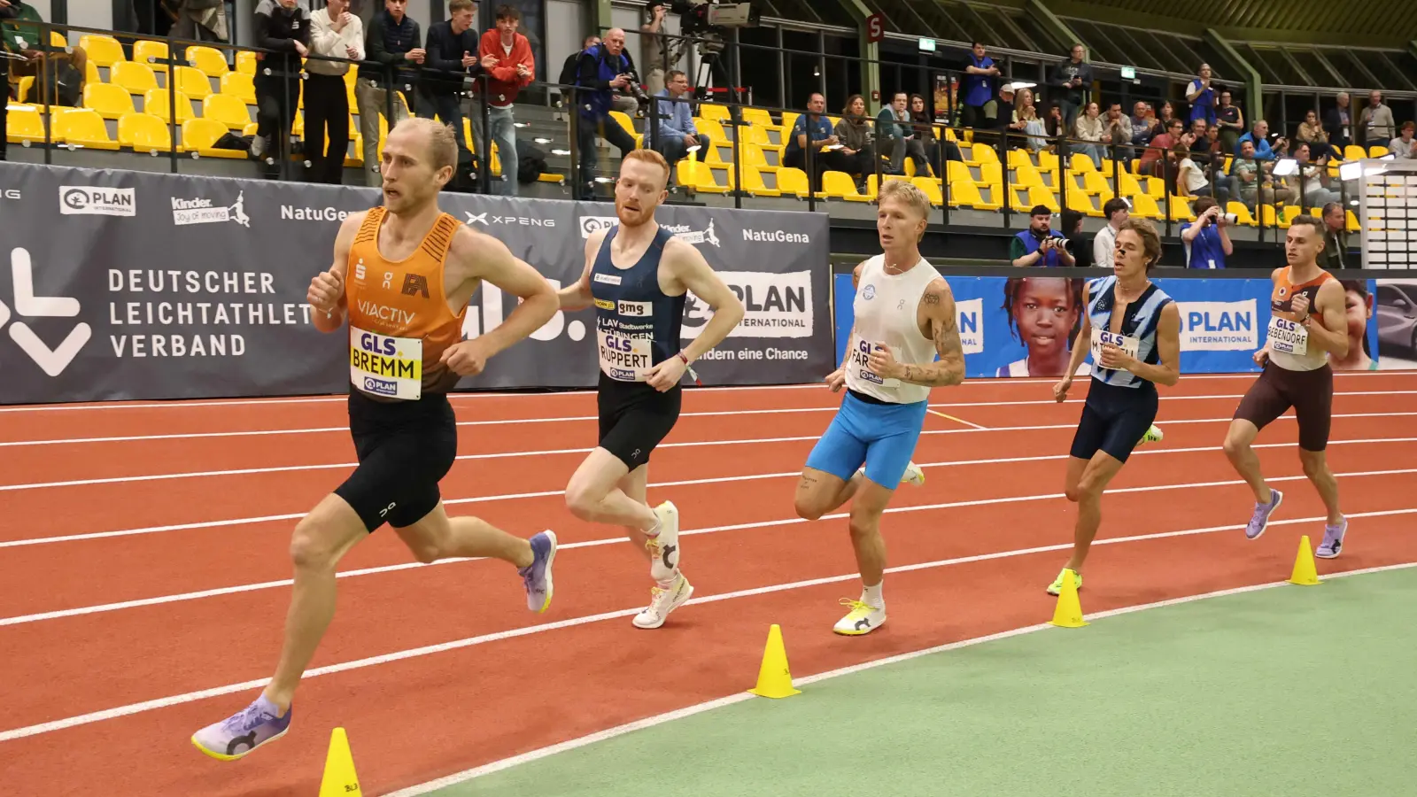Läuft vorneweg: Florian Bremm vor Frederik Ruppert und Robert Farken. (Foto: Theo Kiefner)