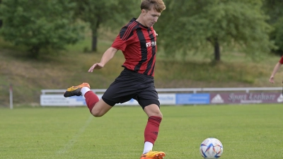 Vitus Reichert (hier in einem anderen Spiel) hatte in Memmingen eine der wenigen großen Chancen für ein zweites SCA-Tor. (Foto: Martin Rügner)