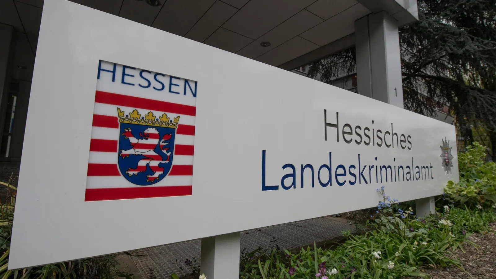 Die weiteren Ermittlungen in dem Fall werden durch das Hessische Landeskriminalamt, die Staatsanwaltschaft Wiesbaden und das Zollfahndungsamt Frankfurt geführt. (Symbolbild) (Foto: Boris Roessler/dpa)