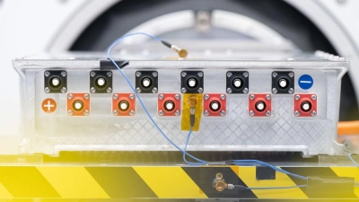 Die deutsche Elektroindustrie schöpft dank steigender Aufträge im März Hoffnung (Archivbild) (Foto: Sebastian Gollnow/dpa)