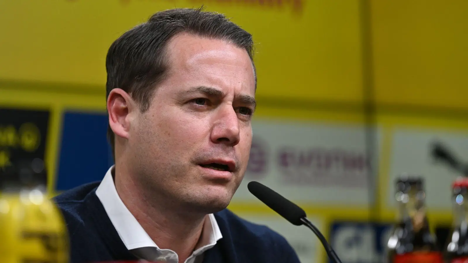 Sportchef Lars Ricken ließ weitere personelle Konsequenzen beim BVB offen (Foto: Bernd Thissen/dpa)