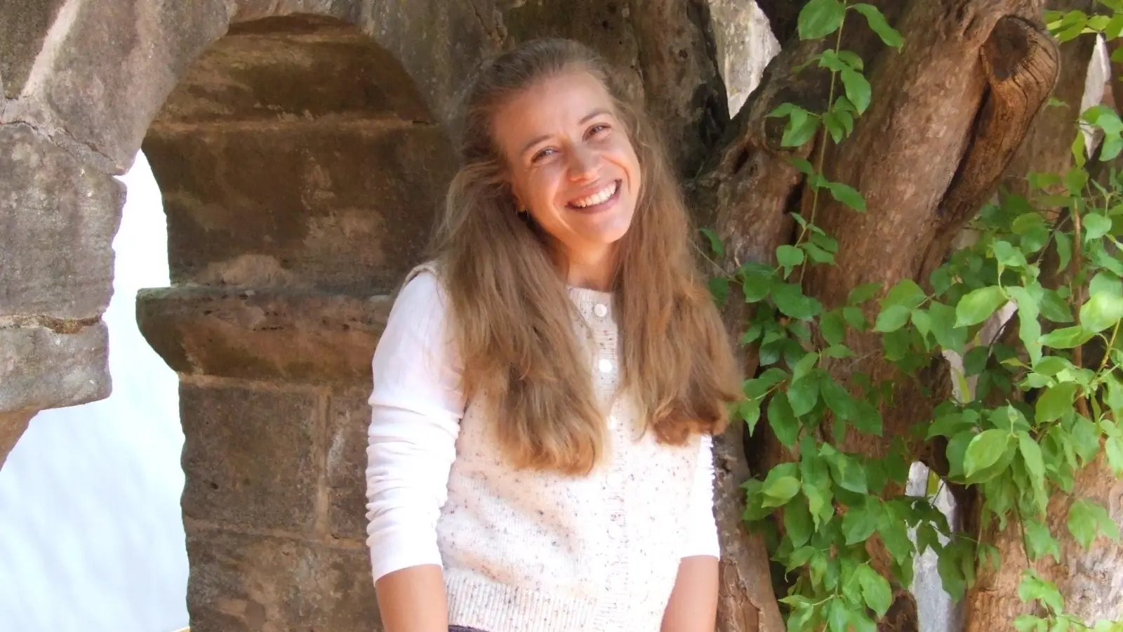 Für die Schauspielerin Juliane Krug ist es bereits die vierte Kreuzgang-Saison. In Feuchtwangen fühlt sie sich inzwischen „heimisch”. (Foto: Jasmin Kiendl)