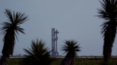 Noch am Boden, doch bereit: Die SpaceX-Megarakete „Starship“. (Foto: Eric Gay/AP/dpa)