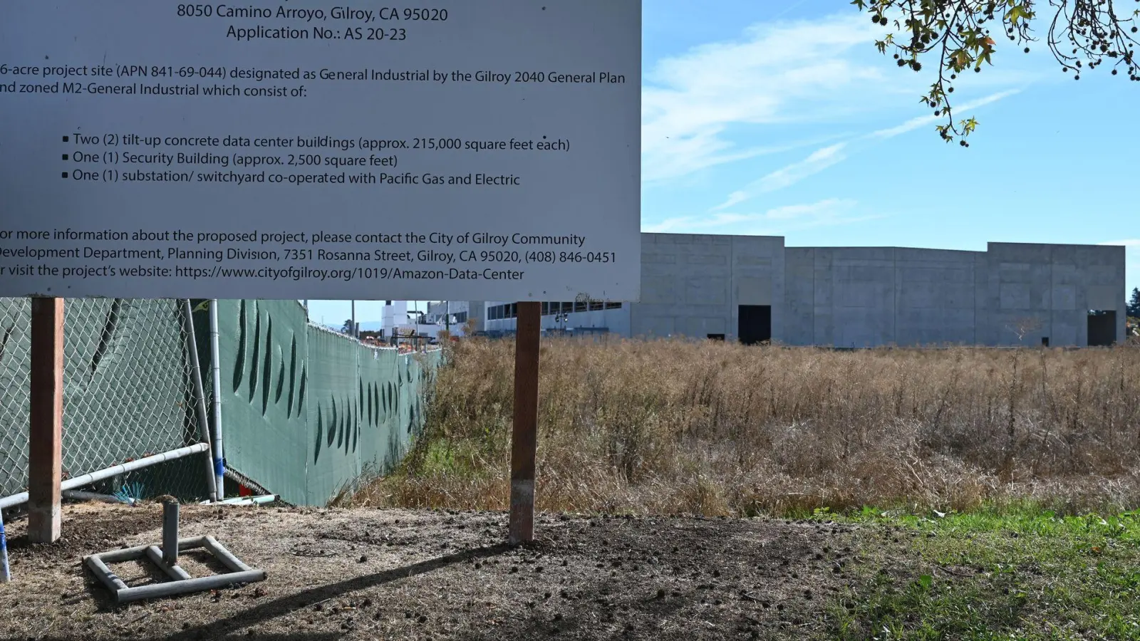 Selbst in der Nachbarschaft des Silicon Valley gibt es im Städtchen Gilroy Widerstand gegen ein Rechenzentrum von Amazon. (Foto: Andrej Sokolow/dpa)