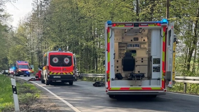 Die Rettungskräfte wurden zu einem Unfall mit zwei Fahrradfahrern im Landkreis Neustadt/Aisch-Bad Windsheim gerufen. (Foto: Mirko Fryska)