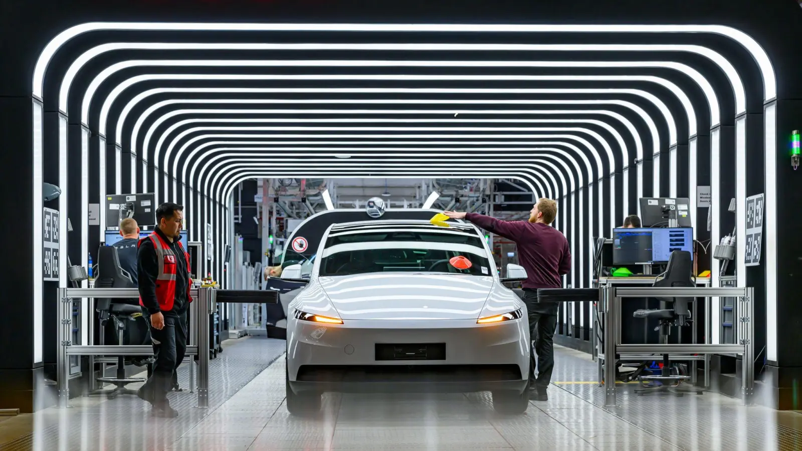 Tesla schaffte ein deutliches Absatzplus. (Archivbild) (Foto: Patrick Pleul/dpa)