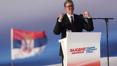 Serbiens Staatspräsident Aleksandar Vucic ist zurückgetreten, um als Spitzendkandidat seiner Fortschrittspartei bei der vorgezogenen Parlamentswahl vom 25. Oktober antreten zu können. (Foto: Darko Vojinovic/AP/dpa)