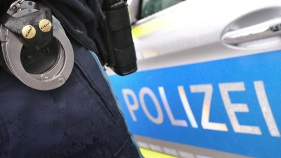 Die beiden Touristen blieben bei dem Raub laut Polizei unverletzt. (Symbolbild) (Foto: Karl-Josef Hildenbrand/dpa)