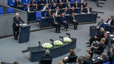 80 Jahre nach Kriegsende: Bundespräsident Steinmeier ruft zum Festhalten an den Lehren aus der NS-Diktatur auf. (Foto: Michael Kappeler/dpa)