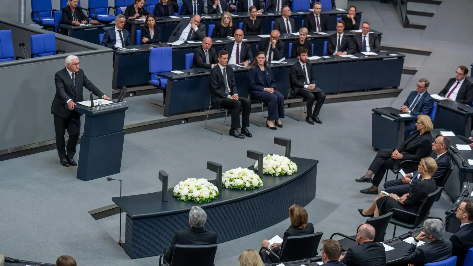 80 Jahre nach Kriegsende: Bundespräsident Steinmeier ruft zum Festhalten an den Lehren aus der NS-Diktatur auf. (Foto: Michael Kappeler/dpa)