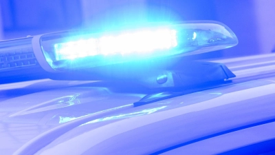 Die Seniorin blieb unverletzt und flüchtete in ein angrenzendes Restaurant. (Symbolbild) (Foto: Julian Stratenschulte/dpa)