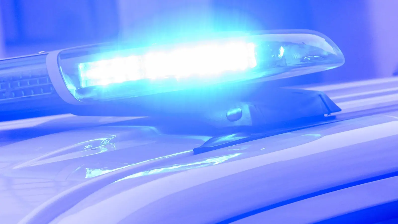 Die Seniorin blieb unverletzt und flüchtete in ein angrenzendes Restaurant. (Symbolbild) (Foto: Julian Stratenschulte/dpa)