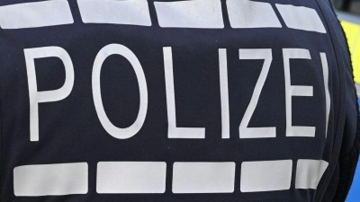 Laut Polizei gibt es Hinweise, dass das Feuer vorsätzlich gelegt worden ist. (Symbolbild) (Foto: Bernd Weißbrod/dpa)