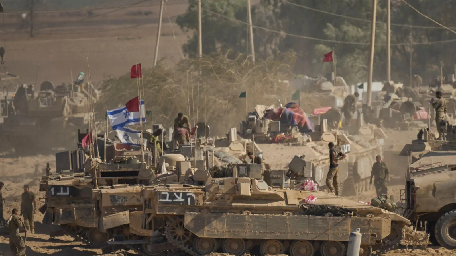 Bundeskanzler Merz erläutert in Sechs-Punkte-Papier seine Gründe für einen teilweisen Rüstungsexportstopp nach Israel. (Foto: Ohad Zwigenberg/AP/dpa)