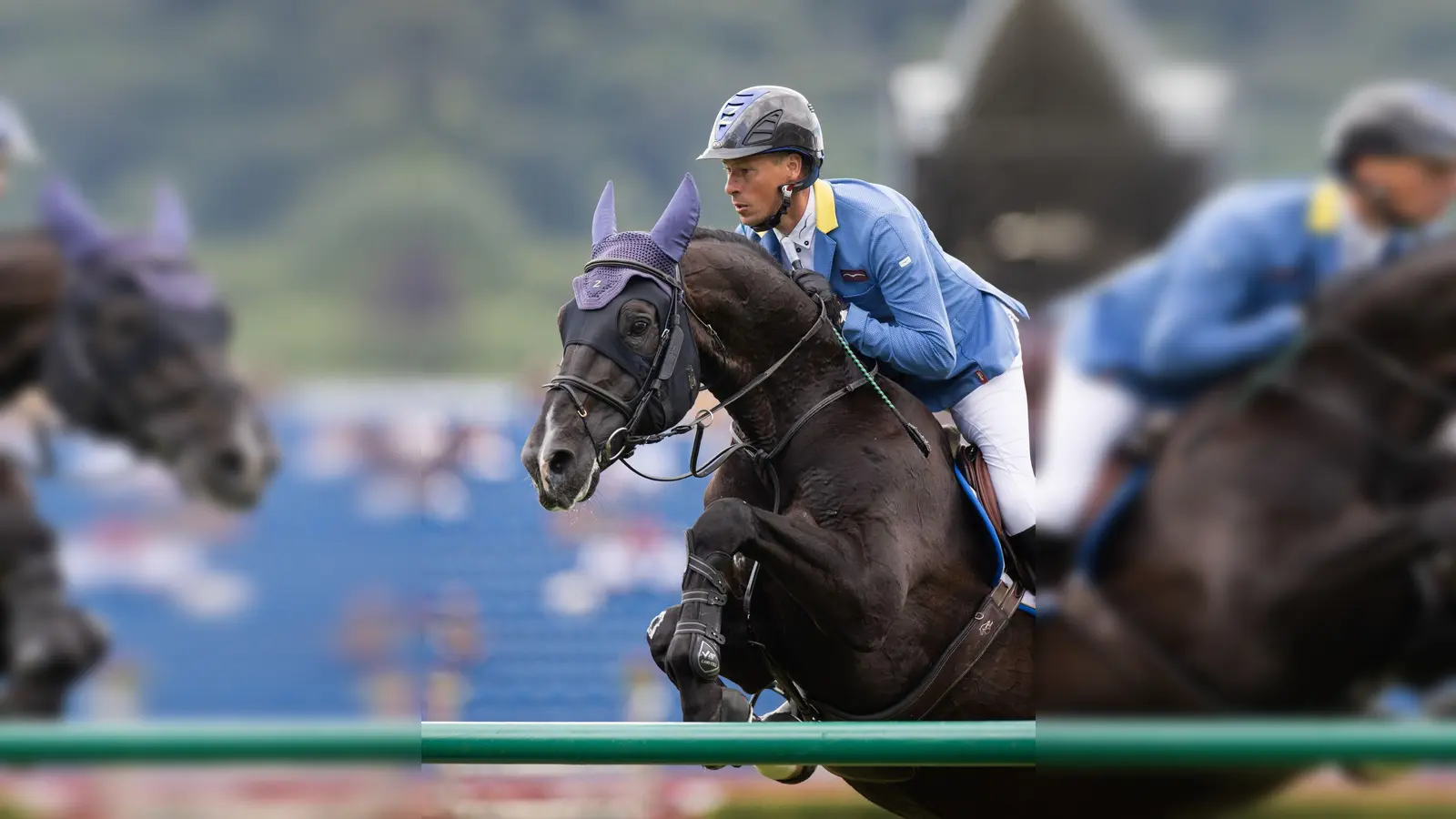 Neben Christian Ahlmann mit Dominator haben sich 39 Paare - darunter elf aus Deutschland - für den Großen Preis qualifiziert. (Foto: Rolf Vennenbernd/dpa)