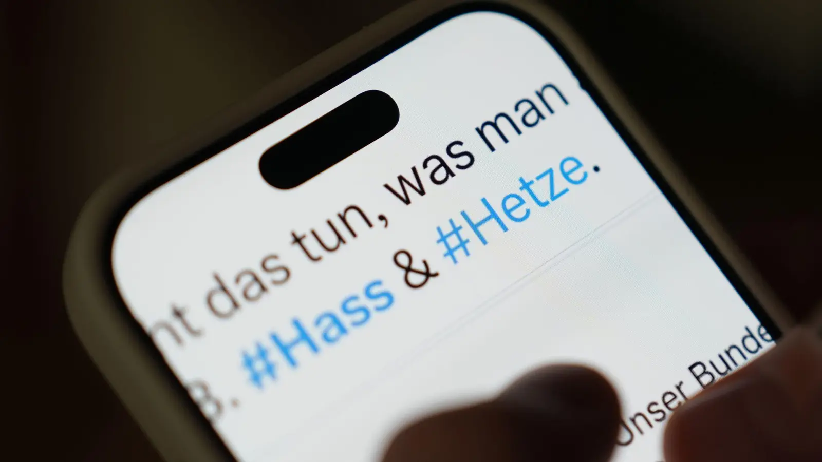 Bei den meisten Beschwerden aus Deutschland geht es um Beiträge auf Instagram, Facebook oder TikTok. (Symbolbild) (Foto: Marcus Brandt/dpa)