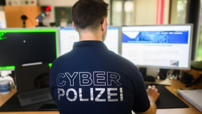 Die Gefahr durch Cyberkriminalität steigt. (Archivbild) (Foto: Julian Stratenschulte/dpa)