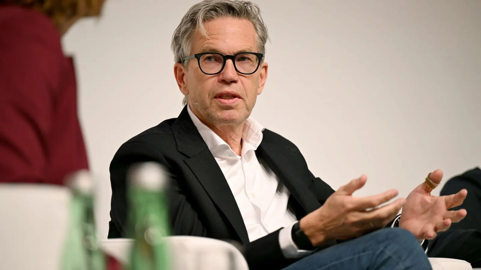 Raus aus dem guten alten DSL-Internet, fordert Vodafone-Deutschlandchef Marcel de Groot.  (Foto: Wolf von Dewitz/dpa)