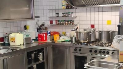 Blick in die Küche des Kinderbildungszentrums: Hier wird täglich frisch gekocht. (Foto: Anke Brettschneider)