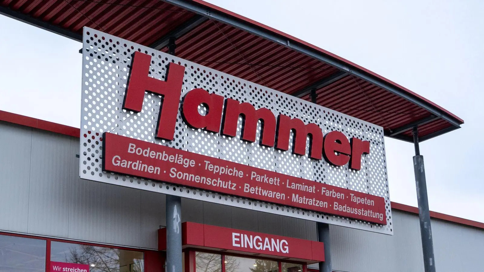 Die Handels- und Einrichtungskette Hammer hat nach eigenen Angaben bundesweit 93 Standorte und beschäftigt rund 1.200 Menschen. (Foto: Max Lametz/dpa)