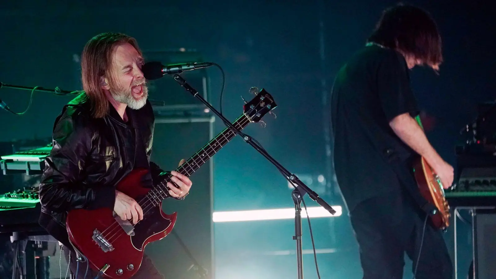 Thom Yorke und Jonny Greenwood (r)von The Smile bei einem früheren Konzert (ARchivbild). (Foto: Chris Pizzello/Invision/dpa)