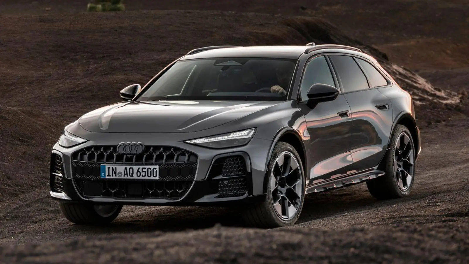 Der A6 kann jetzt wieder Offroad. Audi stellt dem Avant erneut den Allroad zur Seite: bulligeres Design, elf Zentimeter breiter und geeignet für unebenes Gelände. (Foto: TSP/Audi AG/dpa-tmn)
