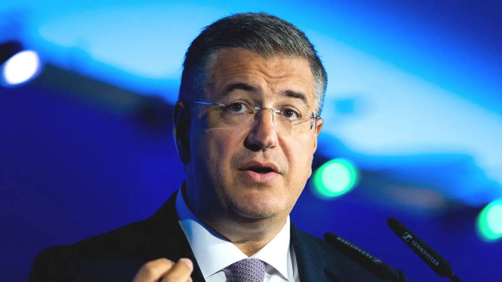 EU-Verkehrskommissar Tzitzikostas fordert auf der Innotrans eine einheitliche Ticketvermarktung für Reisen quer durch Europa. (Foto: Christophe Gateau/dpa)
