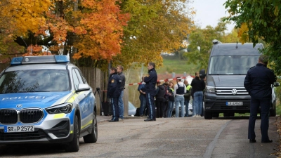 Die Polizei bittet bei ihren Ermittlungen zum Dingolfinger Tötungsdelikt Zeugen um Hinweise. (Archivbild) (Foto: Felix Kirberg/dpa)