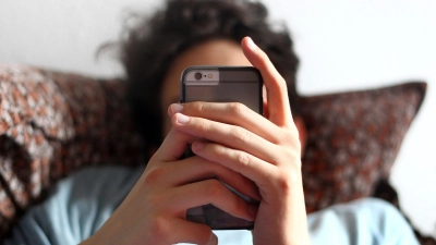 Nur ein Viertel der Internet-Nutzer in Deutschland traut sich zu, Falschinformationen im Netz zu erkennen.  (Foto: Karl-Josef Hildenbrand/dpa)
