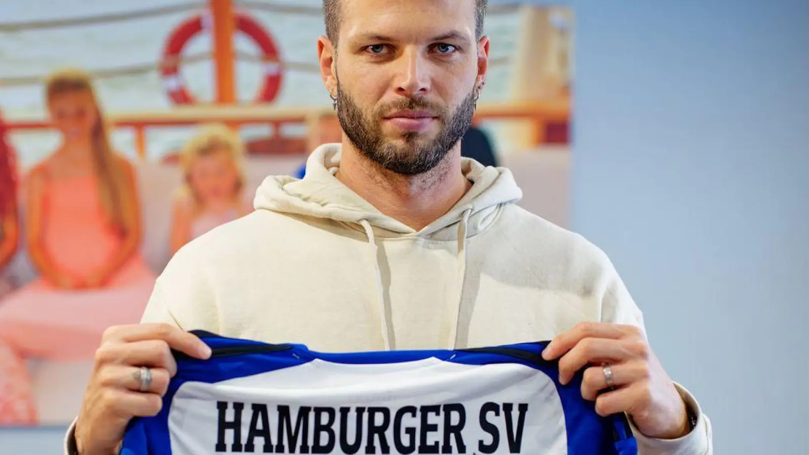 Neue Hoffnung für Dennis Diekmeier und seine Tochter. (Foto: Uwe Anspach/dpa)