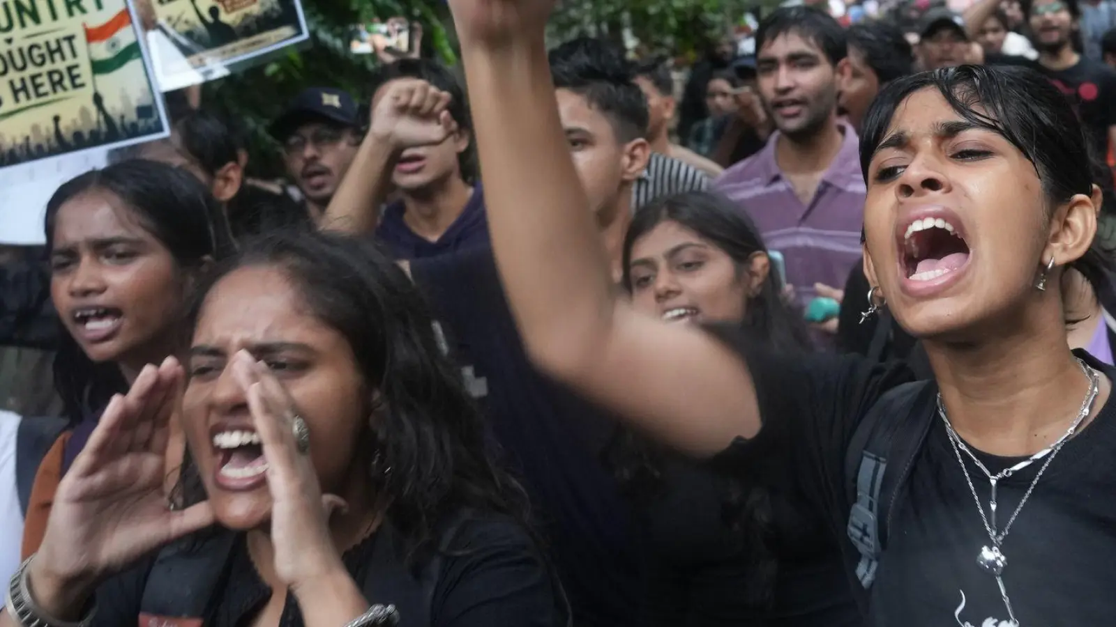 Die im Mai gegründete Protestbewegung breitet sich immer mehr aus. (Archivbild) (Foto: Rafiq Maqbool/AP/dpa)